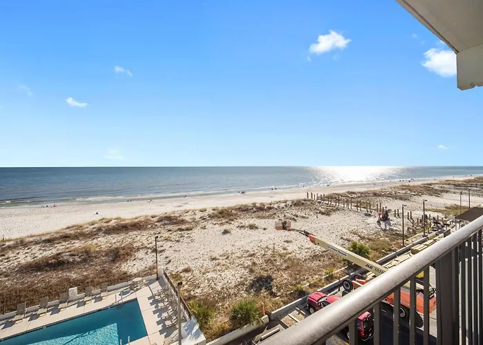 Island Winds East: Beachfront With Million Dollar Views Holiday home *