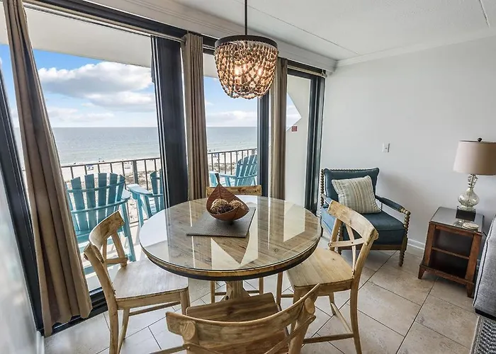 Island Winds East: Beachfront With Million Dollar Views Holiday home *