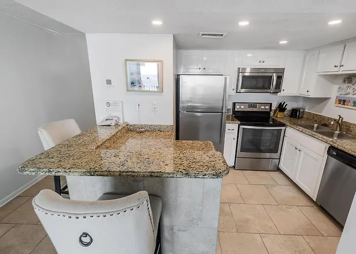 Holiday home Island Winds East: Beachfront With Million Dollar Views *